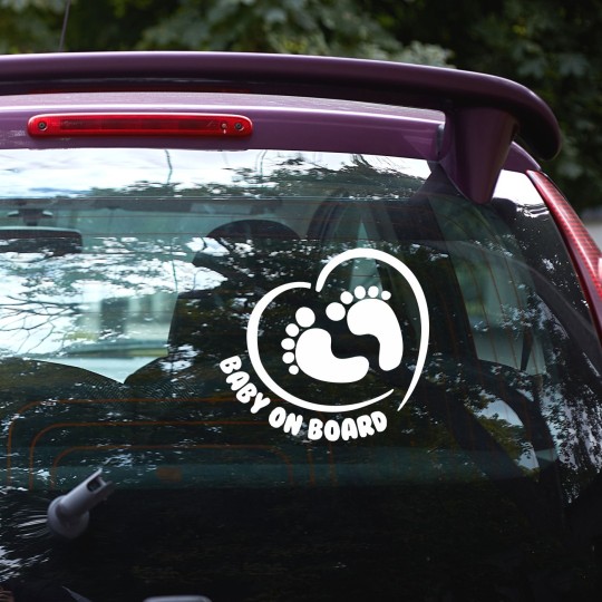 Προστατέψτε τα αγαπημένα σας πρόσωπα με το αυτοκόλλητο για το παρμπρίζ αυτοκινήτου Baby on board. Προστατέψτε τα αγαπημένα σας πρόσωπα με το αυτοκόλλητο για το παρμπρίζ αυτοκινήτου Baby on board.